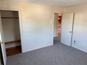 2 Grand Ave in Nashua, NH - Building Photo - Building Photo