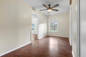 506 S Oak St in Tomball, TX - Building Photo - Building Photo