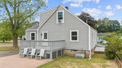 14 Lynette Dr in North Haven, CT - Building Photo - Building Photo