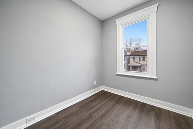 137 Bidwell Ave in Jersey City, NJ - Building Photo - Building Photo