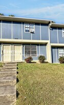 1800 Labette Manor Dr in Little Rock, AR - Building Photo