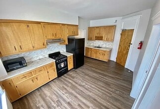 9 Harrison Pl in Clifton, NJ - Foto de edificio - Building Photo