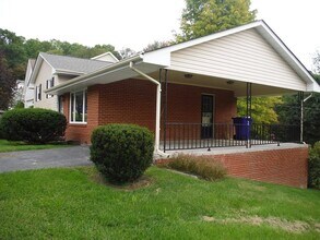 900 North Dr in Blacksburg, VA - Building Photo - Building Photo