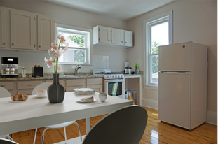 147 Brown St, Unit 2R in Waltham, MA - Building Photo
