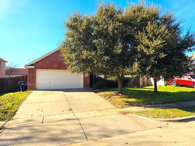 1016 Junegrass Ln in Crowley, TX - Building Photo