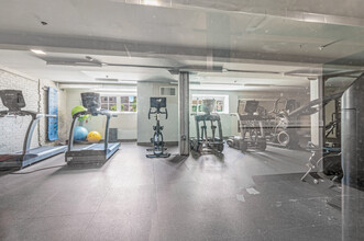 100 Allyn St, Unit 445 in Hartford, CT - Foto de edificio - Building Photo