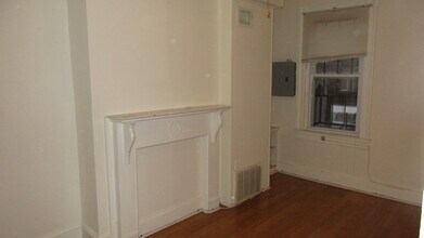 2824 St Paul St-Unit -3rd floor in Baltimore, MD - Building Photo - Building Photo