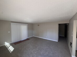 12800 SW Allen Blvd in Beaverton, OR - Building Photo - Building Photo