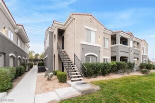 10245 S Maryland Pkwy in Las Vegas, NV - Building Photo