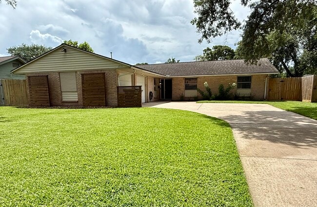 1715 Bonanza Rd in Houston, TX - Building Photo - Building Photo