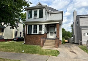 2315 N Bigelow St, Unit A in Peoria, IL - Building Photo