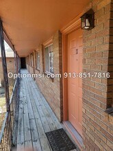 726 S 55th St in Kansas City, KS - Foto de edificio - Building Photo