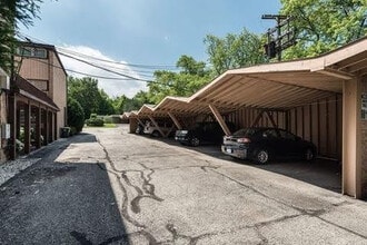 620 S Hough St in Barrington, IL - Building Photo - Building Photo