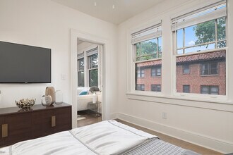 Highland Oaks in Atlanta, GA - Building Photo - Building Photo