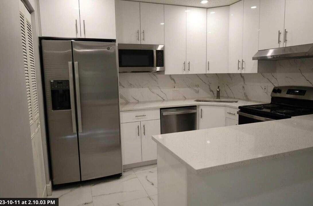4891 Sable Pine Cir in West Palm Beach, FL - Building Photo