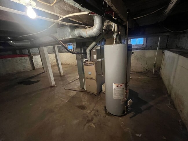 2328 S Harris Ave in Independence, MO - Building Photo - Building Photo