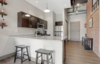 570 S Front St in Columbus, OH - Building Photo - Building Photo