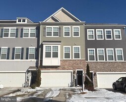 2271 Kelston Pl in Odenton, MD - Building Photo