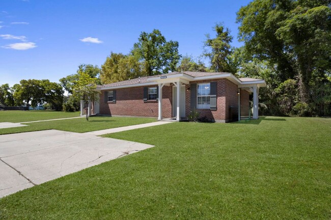 233 Palmetto Ln in Gulfport, MS - Building Photo - Building Photo