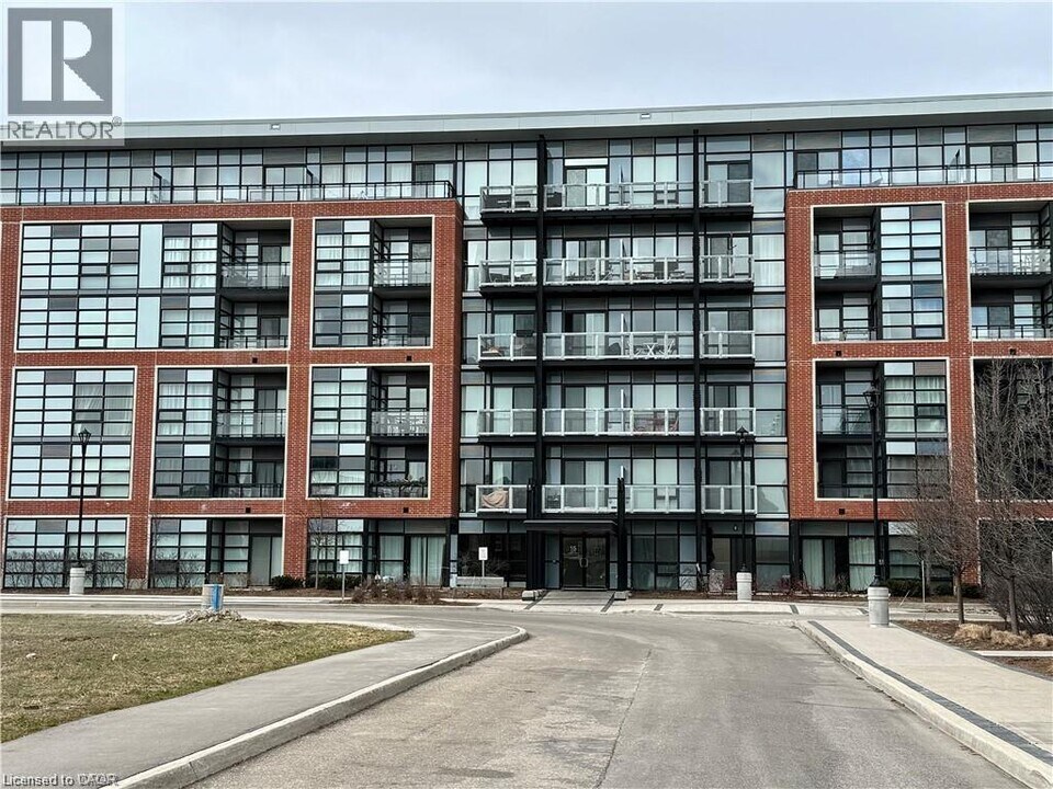 15 Prince Albert Blvd in Kitchener, ON - Building Photo