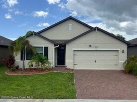 740 Acadia Ct SE in Palm Bay, FL - Building Photo