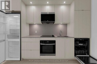 60 Central Park Roadway in Toronto, ON - Building Photo - Building Photo