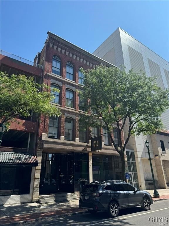 property at 415 S Clinton St