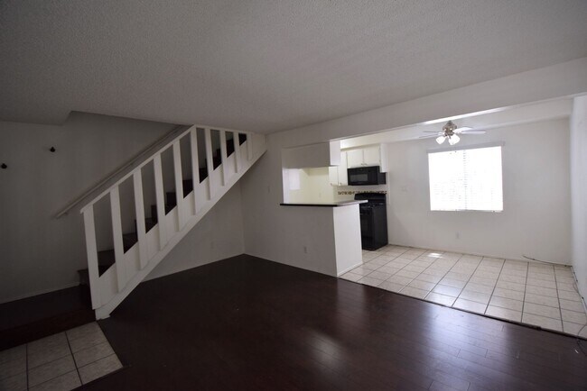 5652 Colfax Ave in North Hollywood, CA - Building Photo - Building Photo