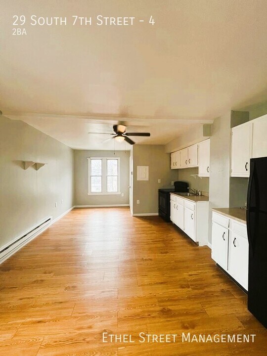 29 S 7th St, Unit 4 in Easton, PA - Building Photo