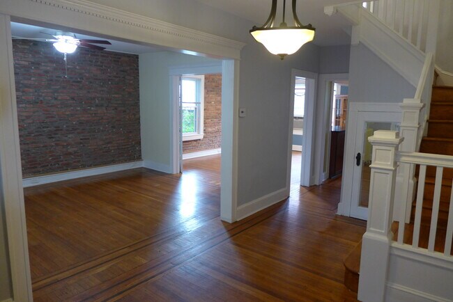 205 E 32nd St, Unit 1208 in Baltimore, MD - Building Photo - Building Photo