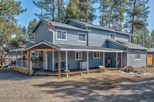 55768 Snow Goose Rd in Bend, OR - Building Photo