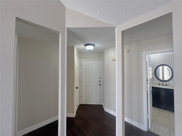 3147 Royal Gable Dr in Dallas, TX - Building Photo - Building Photo