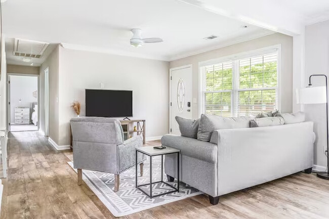 12 Horne Pl in Savannah, GA - Building Photo - Building Photo