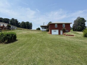 2459 Middlesettlements Rd in Maryville, TN - Building Photo - Building Photo
