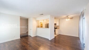 900 Taulbee Ln, Unit APT 106 in Austin, TX - Building Photo