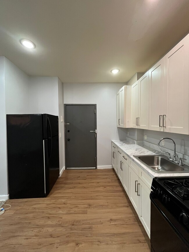 174 Van Nostrand Ave, Unit 2R