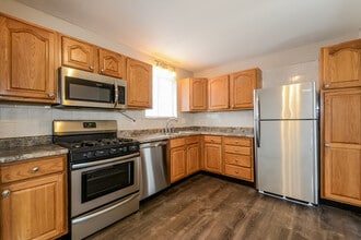 17 Cedar Park Dr in Florissant, MO - Building Photo - Building Photo