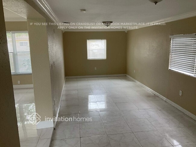 3051 NW 186th Terrace in Miami Gardens, FL - Foto de edificio - Building Photo