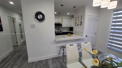 3021 SW 27th Ln in Miami, FL - Building Photo - Building Photo