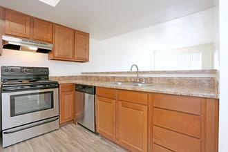 Fountain Place in Peoria, AZ - Building Photo - Interior Photo