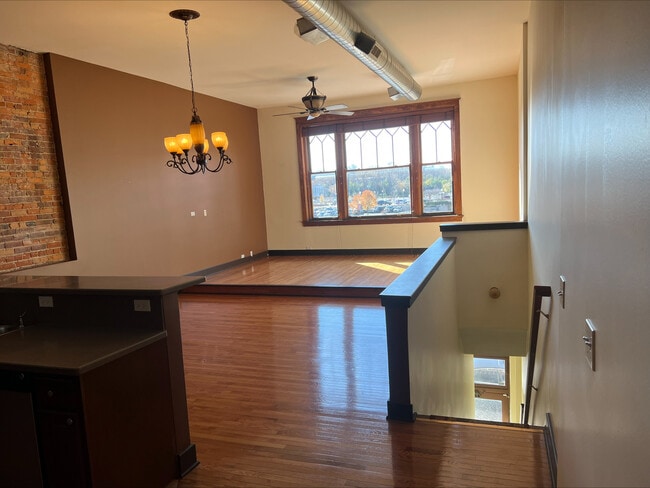 property at 26 E Downer Pl