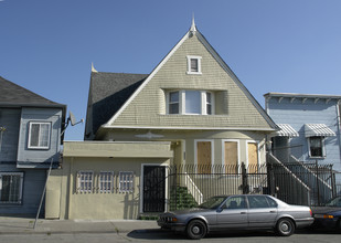 1124-1128 34th St in Oakland, CA - Foto de edificio - Building Photo