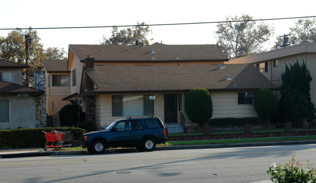 2108 W 182nd St in Torrance, CA - Foto de edificio - Building Photo