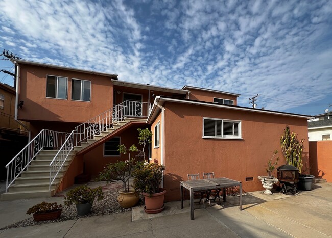 1548 Harvard St, Unit #A in Santa Monica, CA - Building Photo - Building Photo