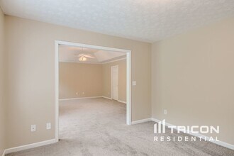 828 Redan Way in Locust Grove, GA - Building Photo - Building Photo