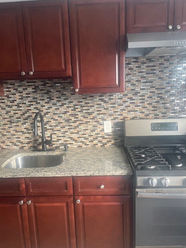 10 Briarwood Rd, Unit 2