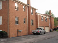 1346 Woodview Ln, Unit 1348-1 photo'