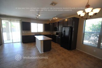 4406 W Hasan Dr in Phoenix, AZ - Foto de edificio - Building Photo