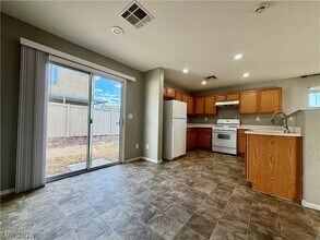 6018 El Sol Dr in Las Vegas, NV - Building Photo - Building Photo