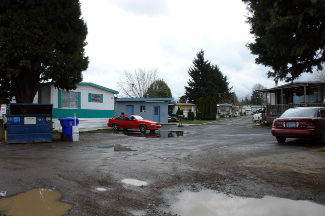 10315-10323 NE Sandy Blvd in Portland, OR - Building Photo - Building Photo